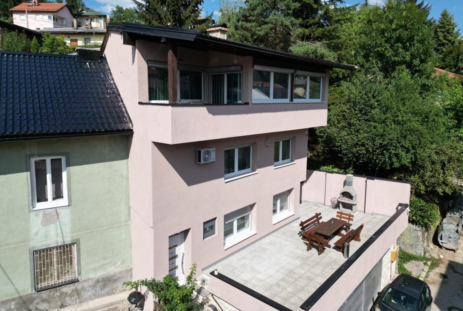Villa Tara - Sarajevo Center ภายนอก รูปภาพ